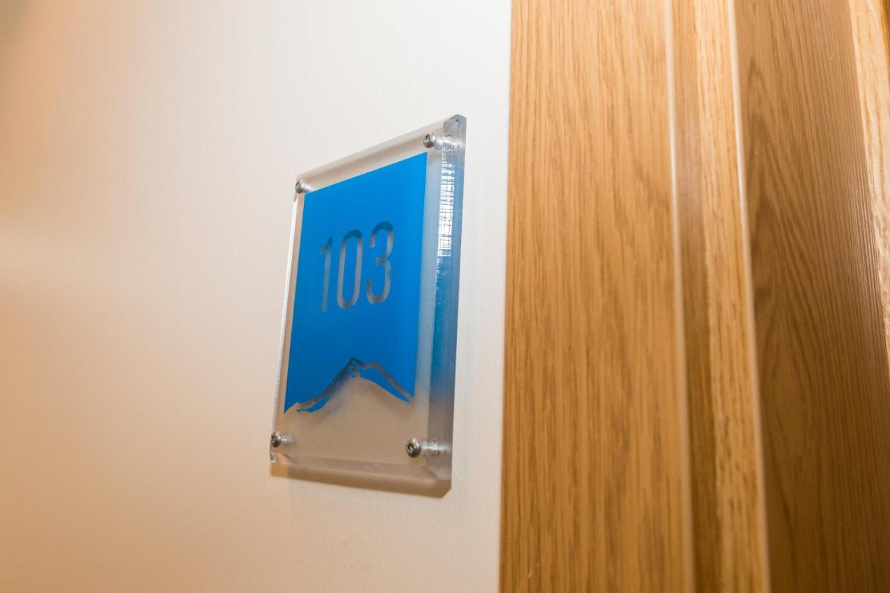 آكيورِيْري Hrimland Apartments المظهر الخارجي الصورة